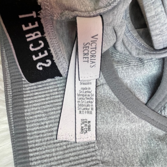🌟 2Pack Victoria’s secret & Avia Gray Comfy Workout Lounge Sports Bras Size M - Picture 4 of 4